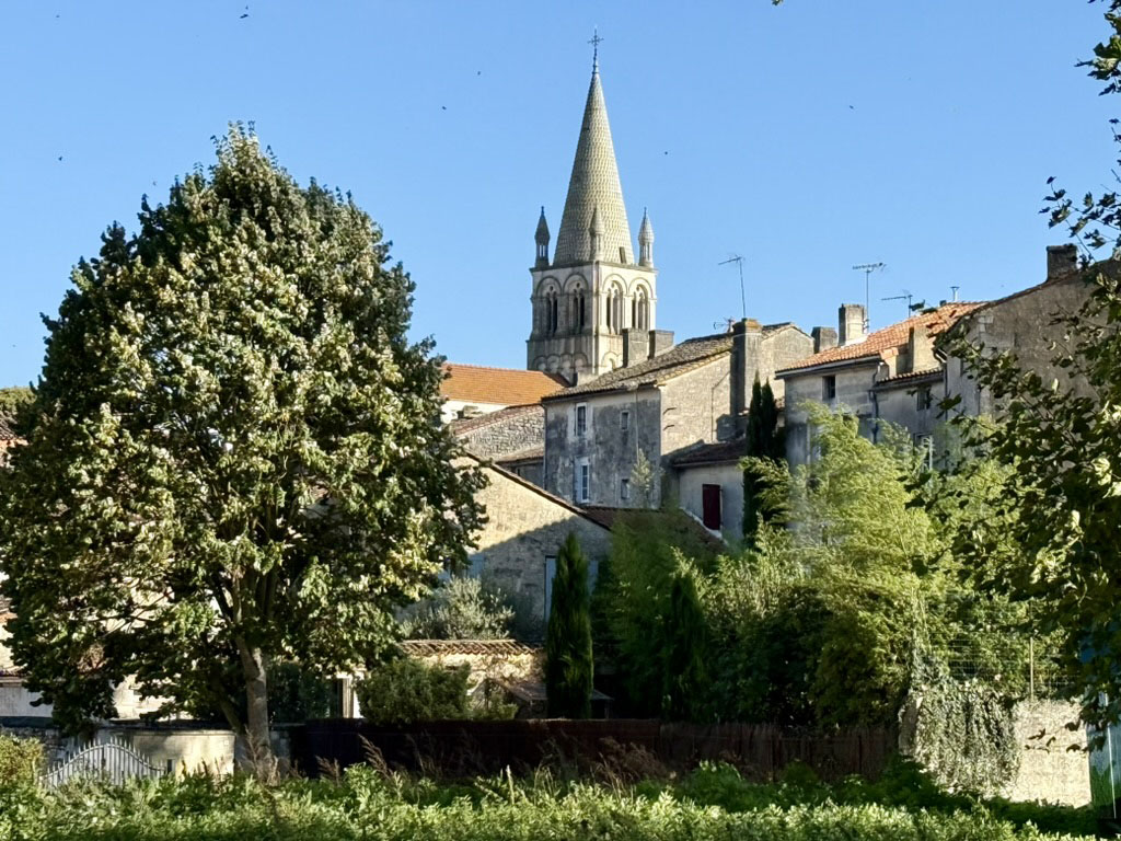 Roullet-Saint-Estèphe city