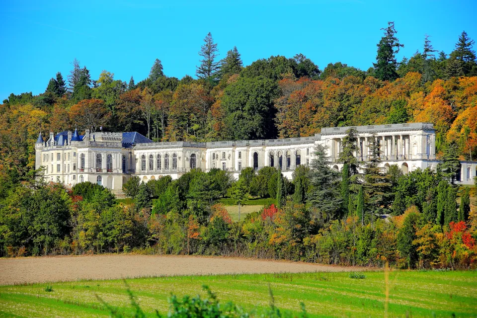 Visitez le Petit Versailles Charentais à 20 mi ...