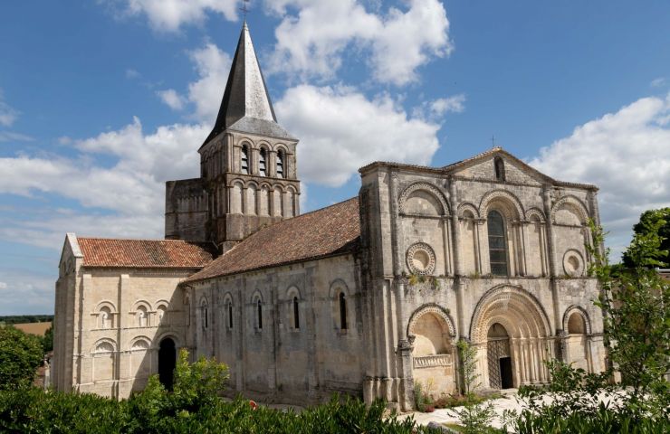 Abbaye de Saint-Amant-de-Boixe