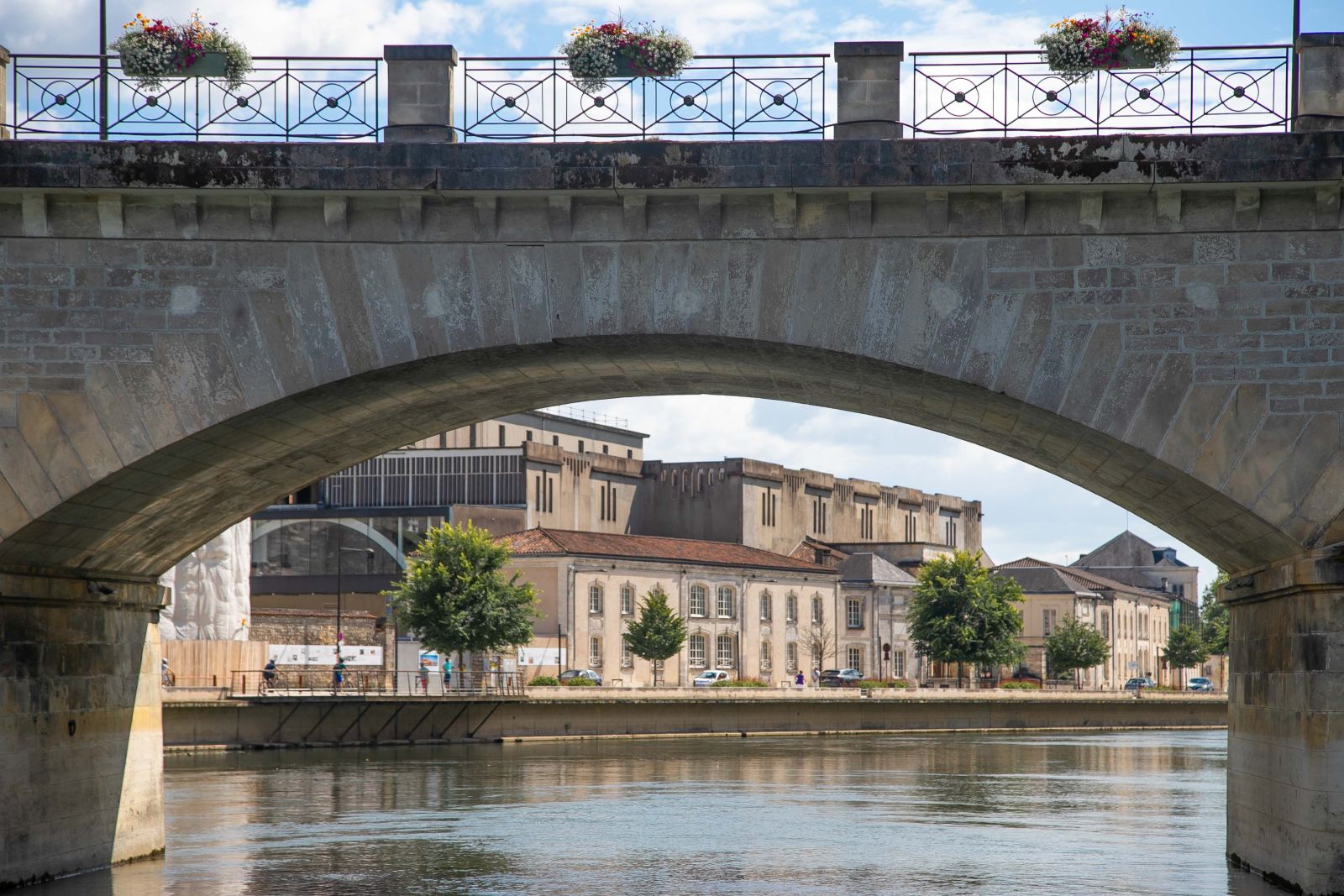 Un Week-end à Cognac : Une Escapade Enivrante entre Histoire et Dégustation