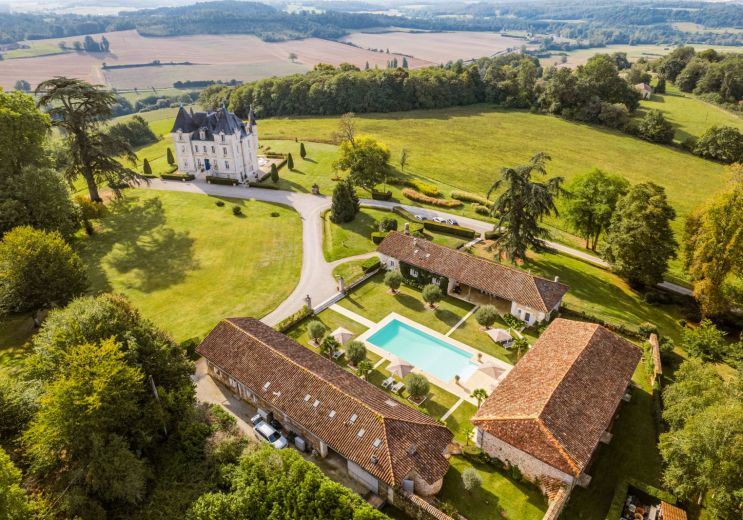 Château de Lasfonds, a French escape in an exc ...