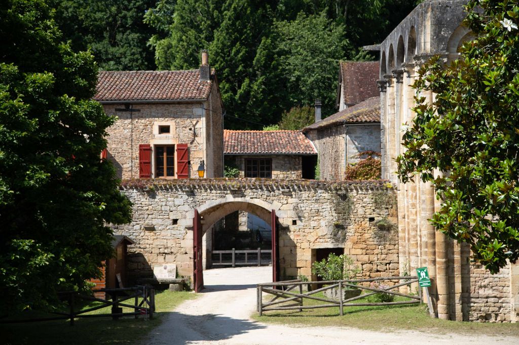 Découvrez l'âme médiévale de La Charente - Avec ces plus beaux villages de caractère